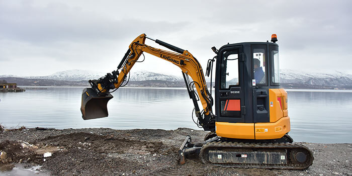 9035E-1-700X350.jpg